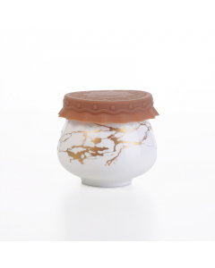 Porcelain jar with a silicon cover