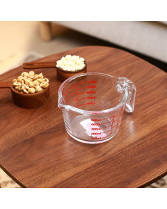 Glass measuring cup