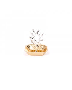 Sweet tray with a golden silver strap
