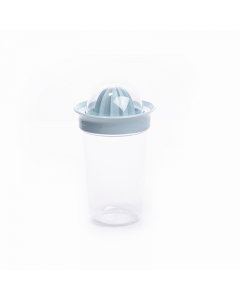 Plastic juicer with a blue cover