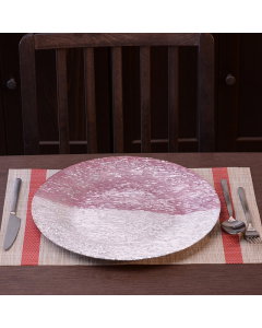 Serving plate serving a purple engraving glass